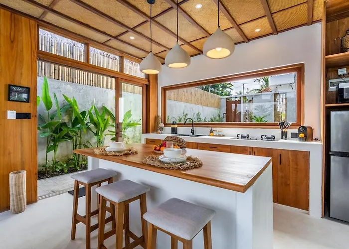 Tropical Bamboo Luxury Aliapard I Villa *